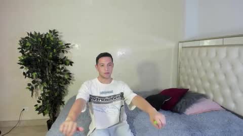 Snapshot of im_emilianolux chatting on 10-16-25, 08:21 IM EMILIANOLUX online show from 10-16-25, 08:21