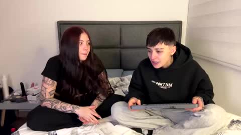 Laia online show from 12-31-24, 02:40