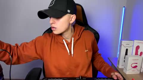 Laia online show from 01-28-25, 12:57