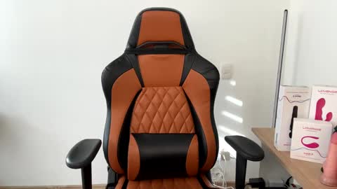 Laia online show from 01-28-25, 09:29