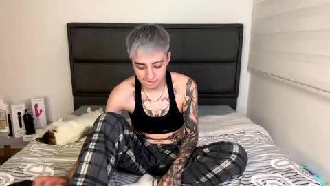 Laia online show from 02-07-25, 02:19