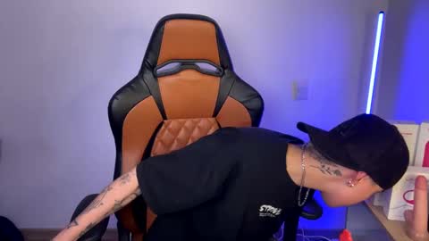 Laia online show from 02-11-25, 02:25