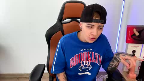 Laia online show from 02-28-25, 06:20