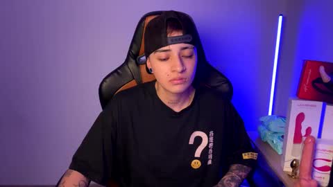 Laia online show from 03-10-25, 05:11