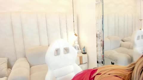 Snapshot of im_maiyn_jung chatting on 03-26-26, 12:00 Mailyn Jung online show from 03-26-26, 12:00