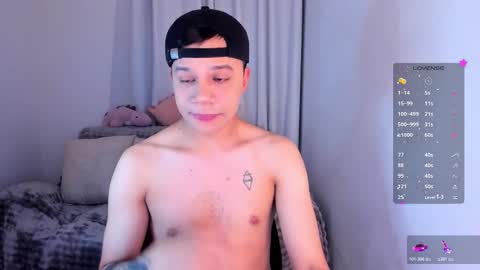 Snapshot of im_marco chatting on 12-23-25, 02:20 Marco online show from 12-23-25, 02:20