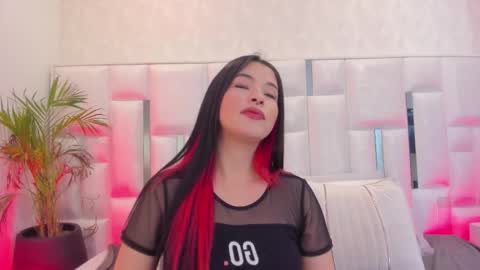 Nika online show from 11-17-25, 12:33