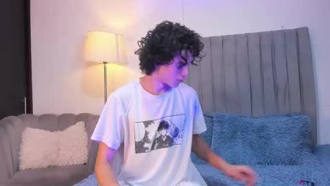 Snapshot of im_perseo_ chatting on 12-14-25, 07:51 Perseo - Help me with 50 thumbs up online show from 12-14-25, 07:51