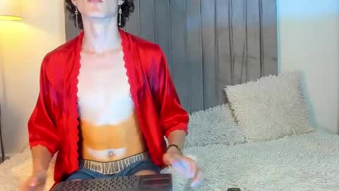 Snapshot of im_perseo_ chatting on 12-16-25, 08:14 Perseo - Help me with 50 thumbs up online show from 12-16-25, 08:14