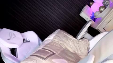 Snapshot of im_ur_nightmare chatting on 12-14-25, 09:47 Candy Moore online show from 12-14-25, 09:47