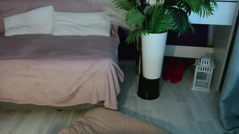 Carrie online show from 10-19-25, 03:45