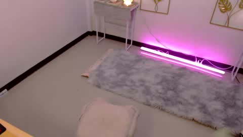 Ashley online show from 12-19-24, 02:02