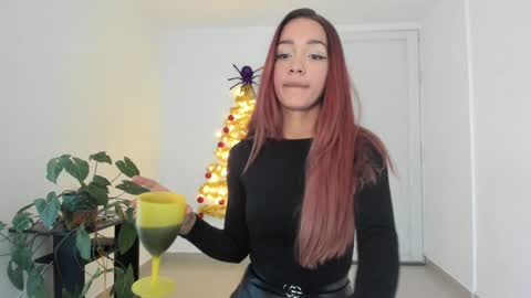 mia ---------  COL TIME online show from 12-30-24, 12:00