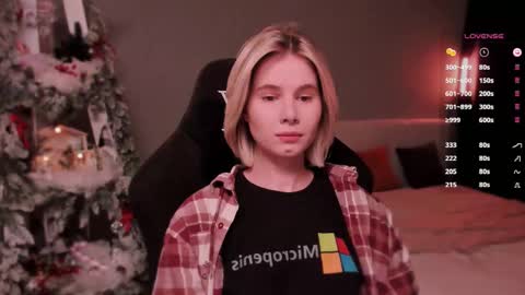 Snapshot of imnotmia chatting on 12-20-25, 09:38 Mia online show from 12-20-25, 09:38