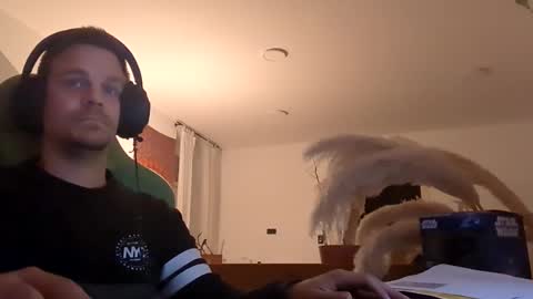 Snapshot of imperat0rp chatting on 10-23-25, 05:12 imperat0rp online show from 10-23-25, 05:12