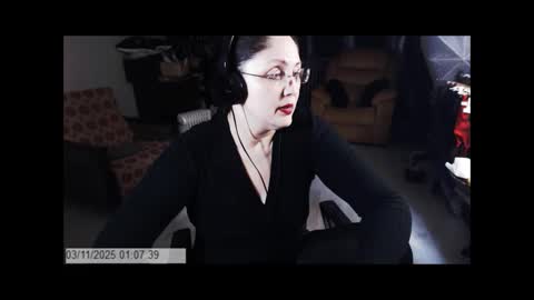 Snapshot of imperatrizasado chatting on 11-02-25, 11:07 Empress online show from 11-02-25, 11:07