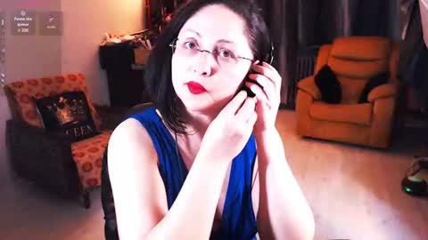 Snapshot of imperatrizasado chatting on 11-04-25, 04:33 Empress online show from 11-04-25, 04:33