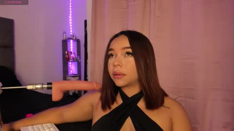 Snapshot of imsofivega chatting on 10-20-25, 04:51 Sofia Vega online show from 10-20-25, 04:51