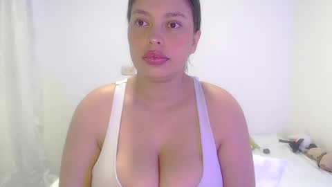 Snapshot of imsweetlips chatting on 10-18-25, 08:31 imsweetlips online show from 10-18-25, 08:31