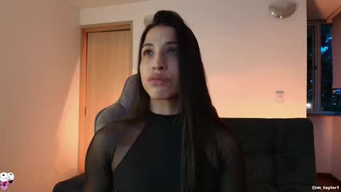 TAYLOR  online show from 11-21-25, 10:52