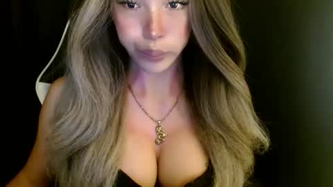 Queen Gwen online show from 10-30-25, 12:45