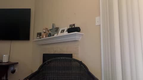 Snapshot of inamate93 chatting on 12-14-25, 04:07 Inmate1993 online show from 12-14-25, 04:07