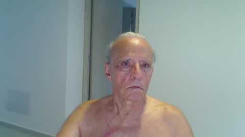 Snapshot of incendiado chatting on 11-04-25, 11:09 incendiado online show from 11-04-25, 11:09