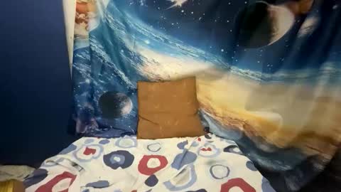 Snapshot of incredulous1708 chatting on 10-29-25, 02:36 incredulous1708 online show from 10-29-25, 02:36