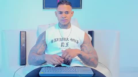 Snapshot of independent_project chatting on 10-13-25, 06:02 Jacobo online show from 10-13-25, 06:02