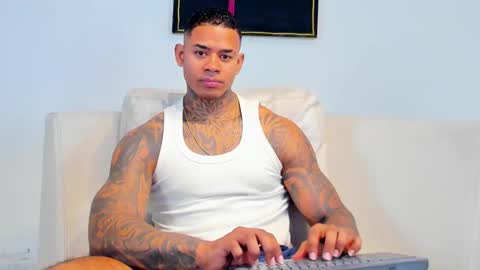 Snapshot of independent_project chatting on 10-24-25, 06:43 Jacobo online show from 10-24-25, 06:43