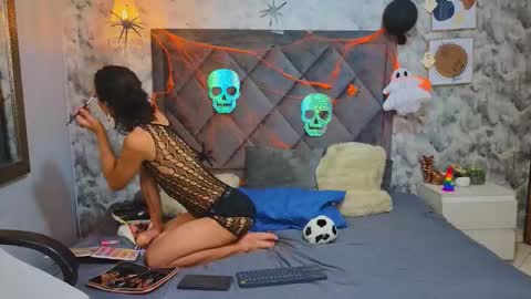 Snapshot of indi_rave chatting on 10-29-25, 01:13 INDI online show from 10-29-25, 01:13