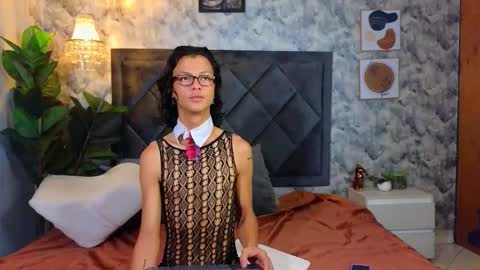 Snapshot of indi_rave chatting on 11-17-25, 01:17 INDI online show from 11-17-25, 01:17