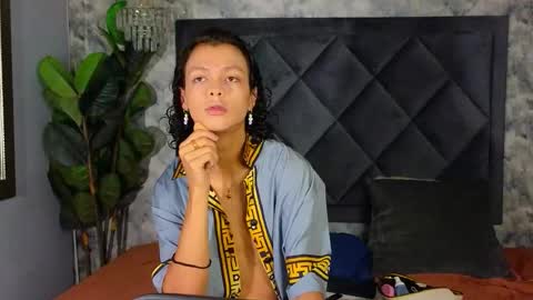 Snapshot of indi_rave chatting on 11-22-25, 01:43 INDI online show from 11-22-25, 01:43