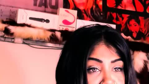 Snapshot of indian_dreamgirl chatting on 10-26-25, 03:07 Bella Ambrosia online show from 10-26-25, 03:07