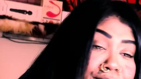 Snapshot of indian_dreamgirl chatting on 11-20-25, 02:12 Bella Ambrosia online show from 11-20-25, 02:12