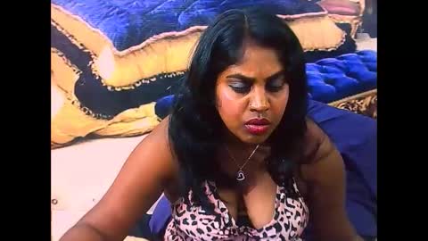 Snapshot of indiandiva27 chatting on 02-06-26, 05:49 indiandiva27 online show from 02-06-26, 05:49