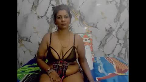 Snapshot of indianerotica69 chatting on 10-28-25, 06:43 JOSE online show from 10-28-25, 06:43
