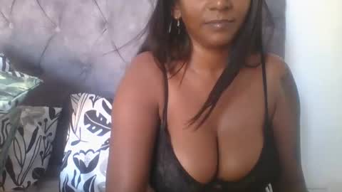 Snapshot of indianjasmin chatting on 02-13-25, 05:48 priya online show from 02-13-25, 05:48