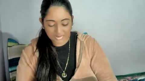 Snapshot of indianplaygal69 chatting on 11-19-25, 12:21 Indianpalgal69 online show from 11-19-25, 12:21