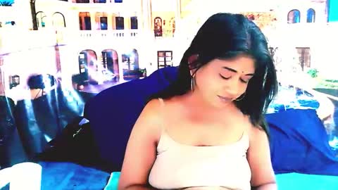 Mika online show from 10-15-25, 06:52