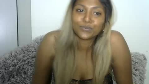 indianqtpie6 online show from 09-22-25, 06:21