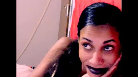 Snapshot of indianqueen5 chatting on 10-19-25, 12:28 indianqueen5 online show from 10-19-25, 12:28