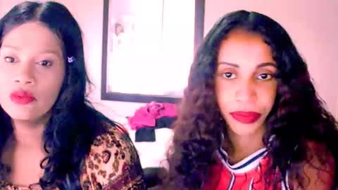 Snapshot of indianqueen5 chatting on 10-20-25, 01:22 indianqueen5 online show from 10-20-25, 01:22