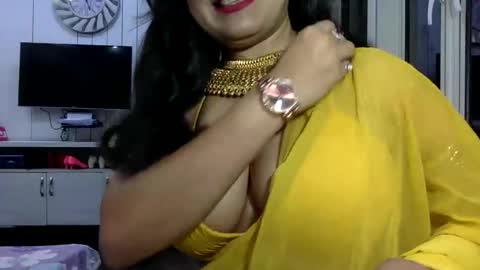 Snapshot of indianrads9 chatting on 11-20-25, 05:56 Radha online show from 11-20-25, 05:56