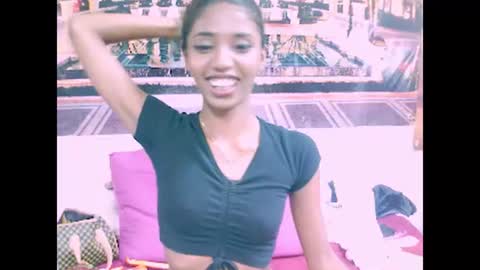 indiansexyslender4u2luv online show from 01-05-25, 09:37