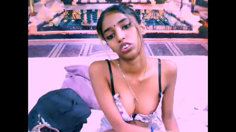 indiansexyslender4u2luv online show from 02-12-25, 12:44
