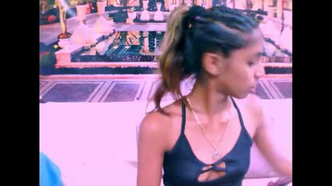indiansexyslender4u2luv online show from 02-19-25, 06:00