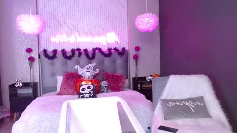 INDY online show from 11-04-25, 01:43