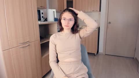 Kira online show from 11-13-25, 04:11