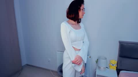 Kira online show from 11-21-25, 04:11